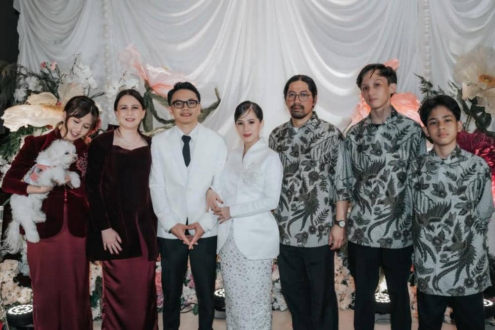 8 Fakta Keluarga Adhisty Zara, Resmi Menikah dengan Tsaqib