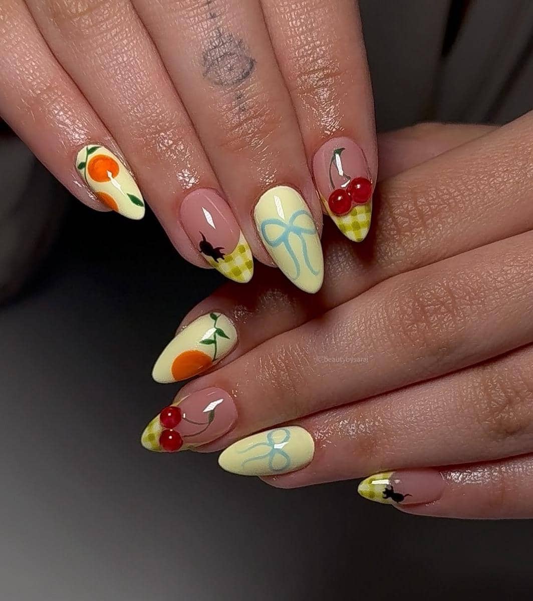Inspirasi nail art picnic-core