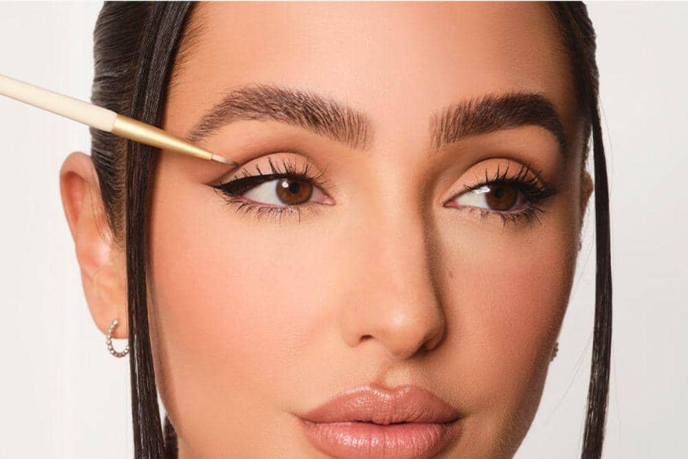 5 Tips Agar Concealer Tidak Creasing, Flawless Seharian 