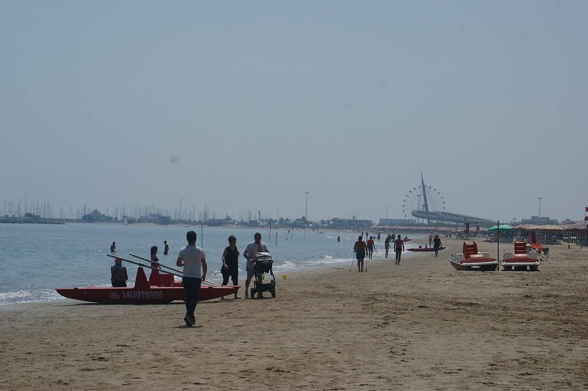 Ilustrasi pantai Pescara