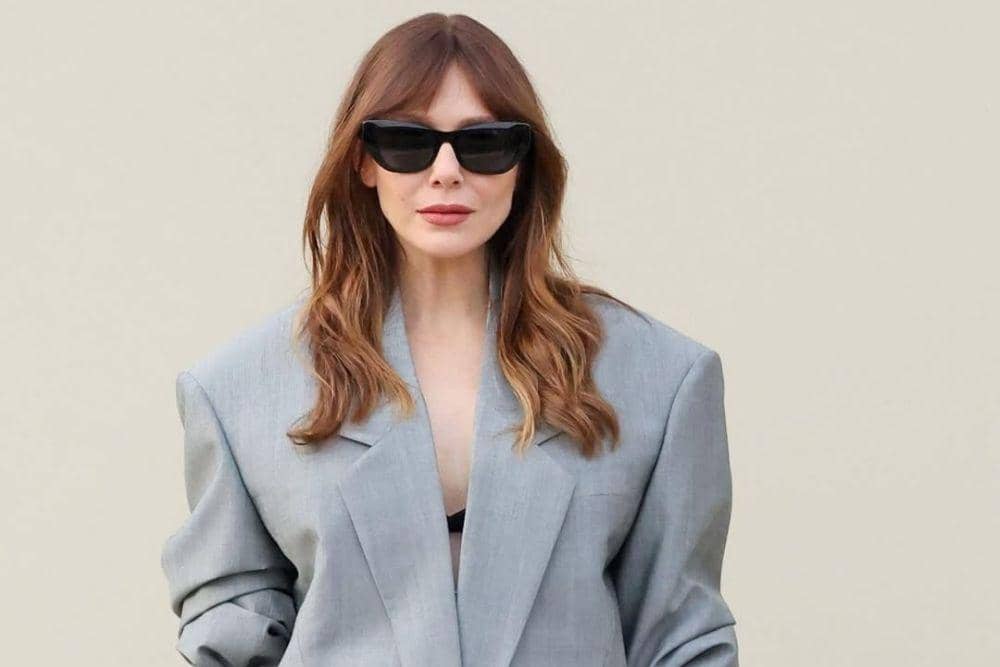Deretan Gaya Rambut Elizabeth Olsen yang Chic dan Stunning