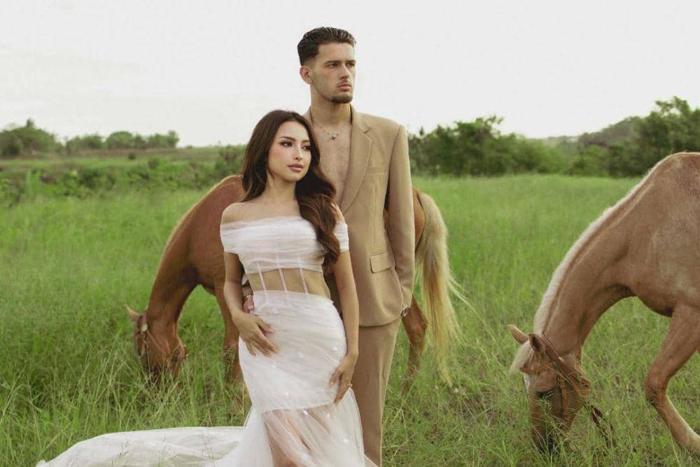 5 Inspirasi Potret Pre-Wedding dari Jennifer Coppen dan Justin Hubner
