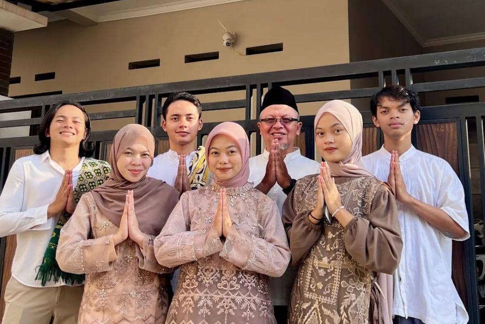 Tsaqib dan keluarganya
