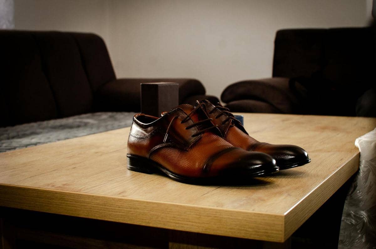 5 Cara Merawat Sepatu Kulit agar Tetap Awet dan Terlihat Seperti Baru