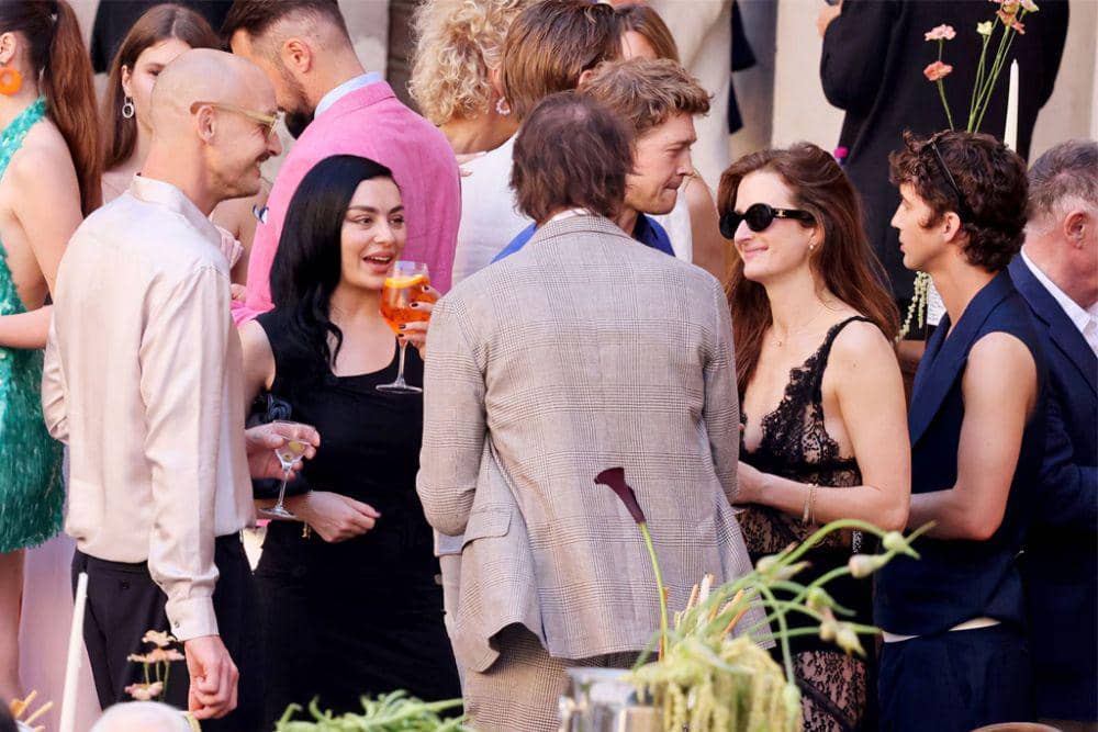 Resepsi Pernikahan Dua Lipa dan Callum Turner