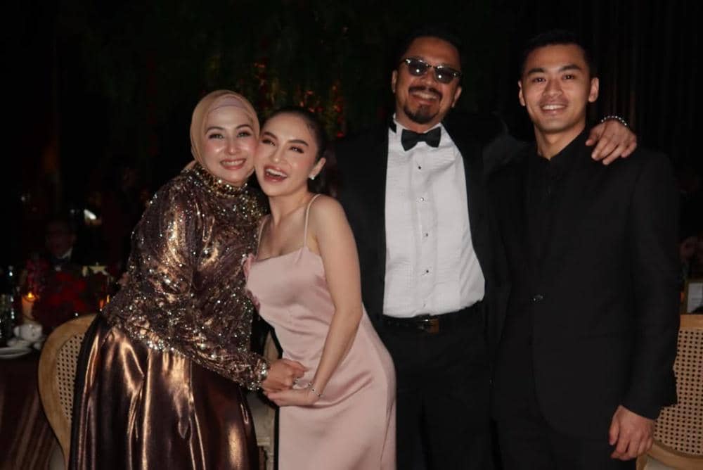 Elina Joerg dan Arvin Laurentino