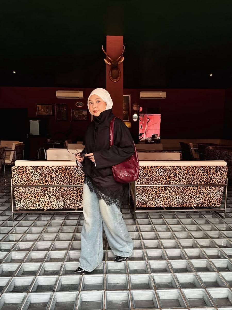 OOTD Blue Jeans ala Siti Rachmah