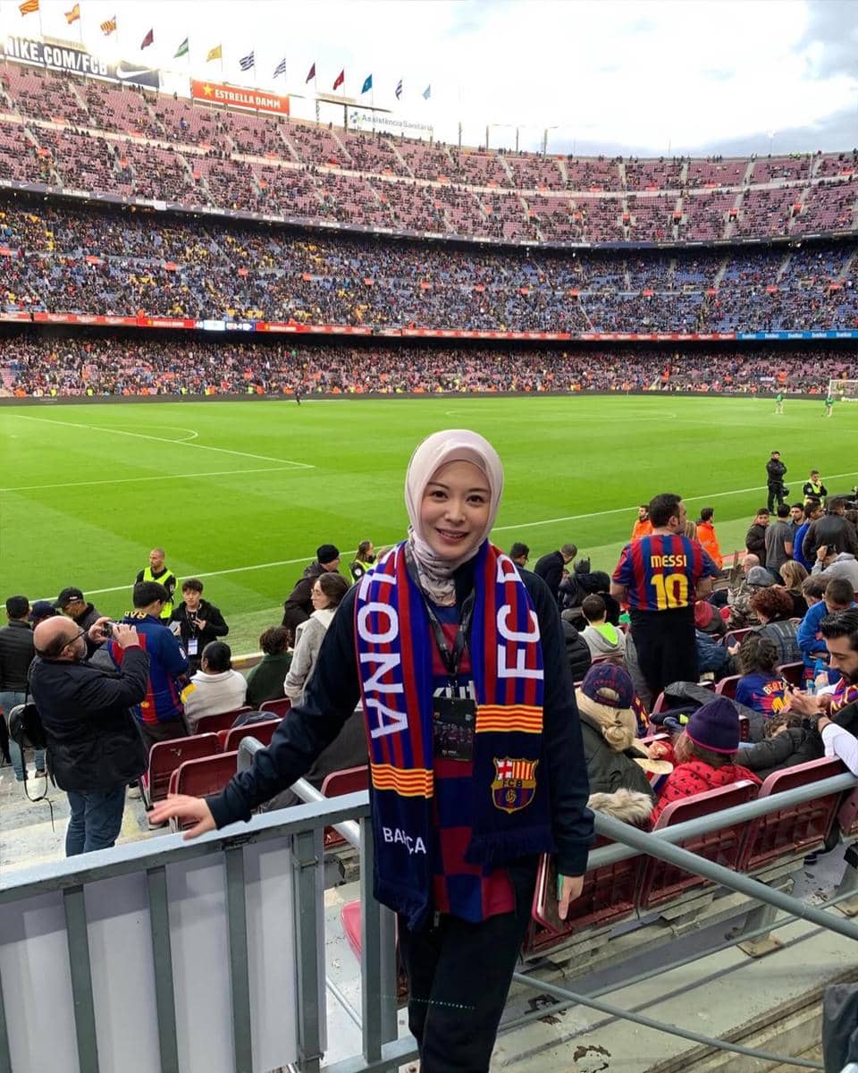 outfit jersey bola perempuan hijab 