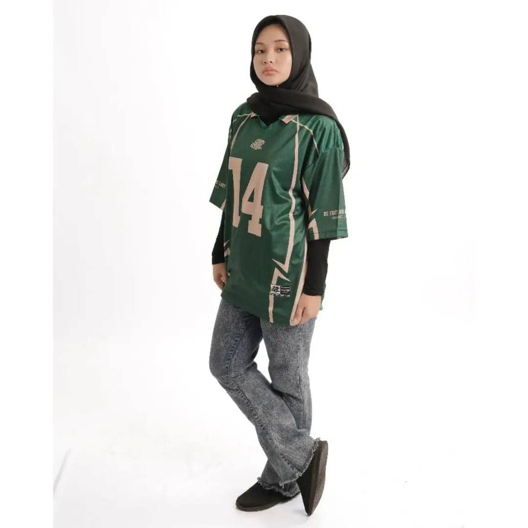 outfit jersey bola perempuan hijab 