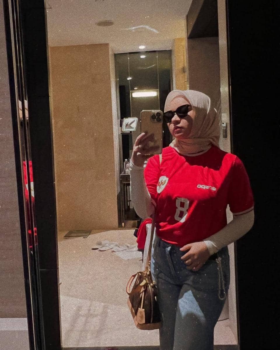 outfit jersey bola perempuan hijab 