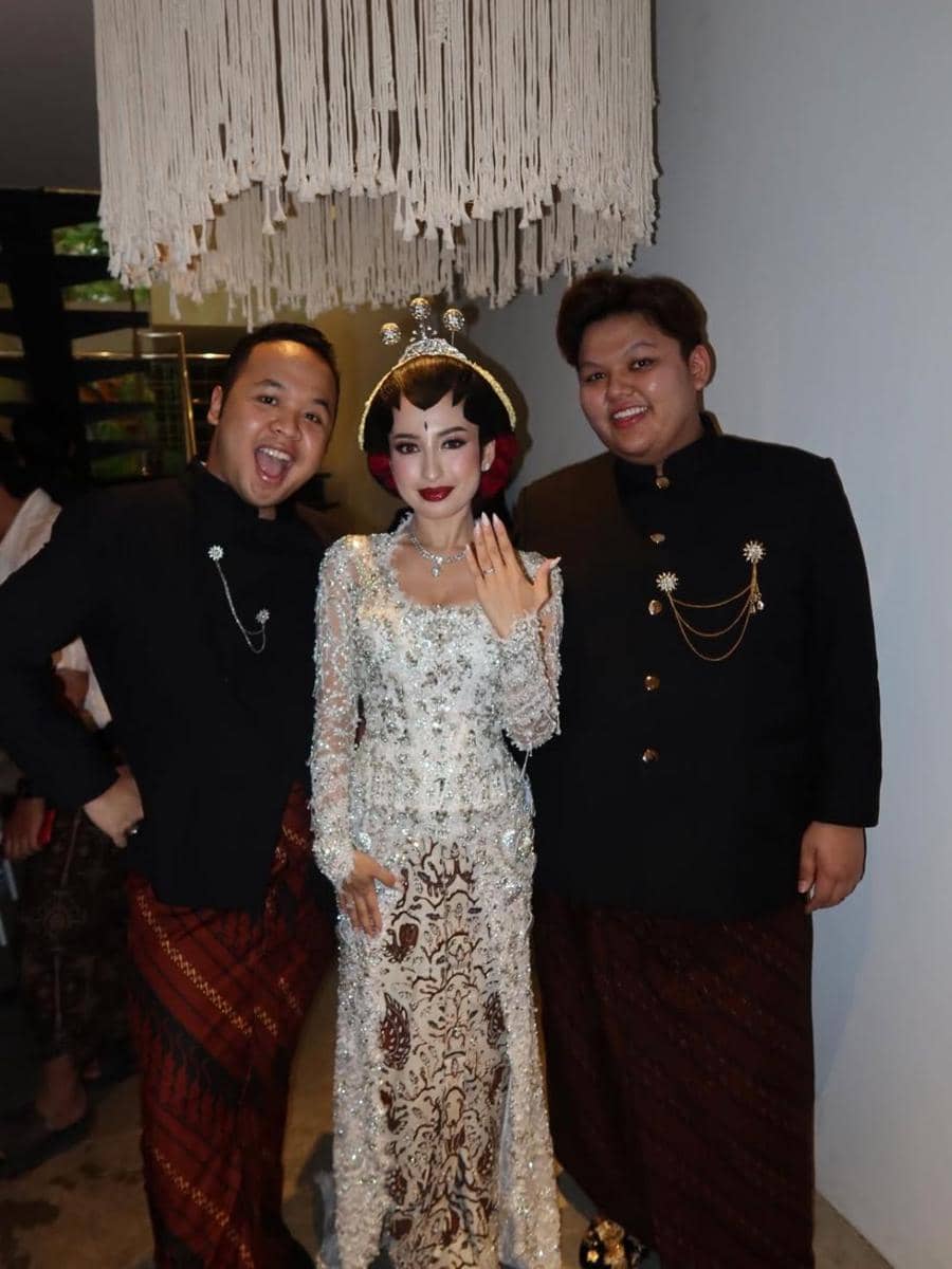Pernikahan Jennifer Coppen dan Justin Hubner