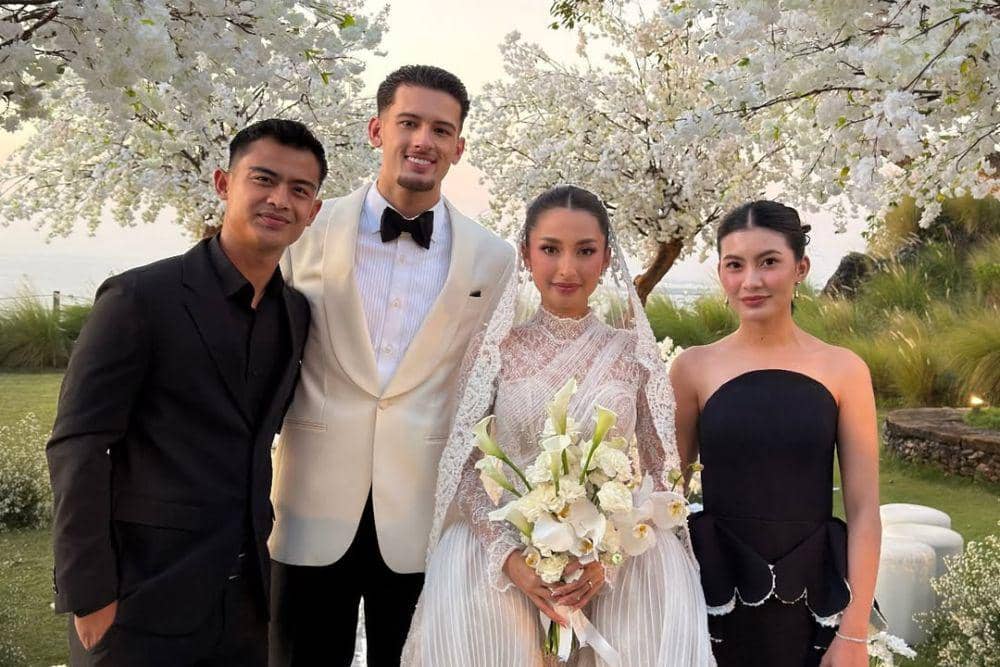 11 Potret Artis di Pernikahan Jennifer Coppen dan Justin Hubner