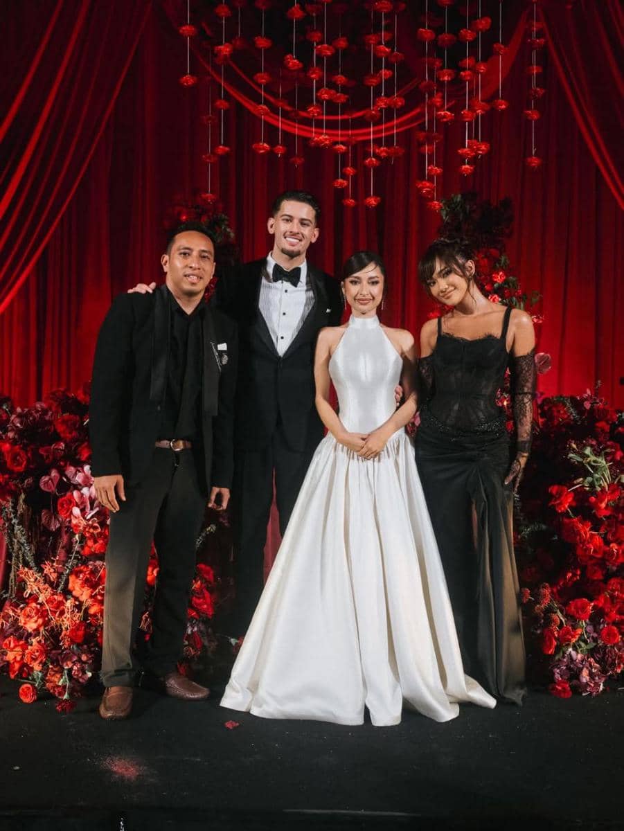 Pernikahan Jennifer Coppen dan Justin Hubner