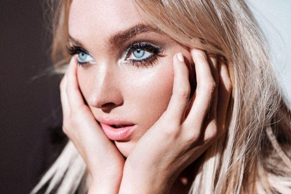 5 Tips Eyeliner agar Simetris, Cocok untuk Pemula!