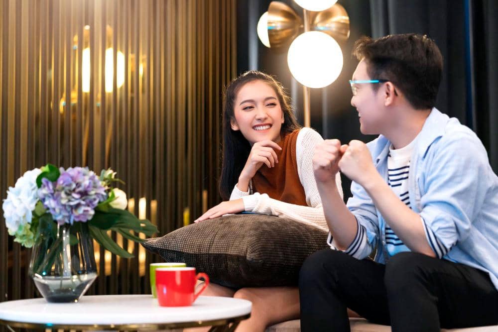 Zodiak yang Rentan Oversharing saat Kencan Pertama