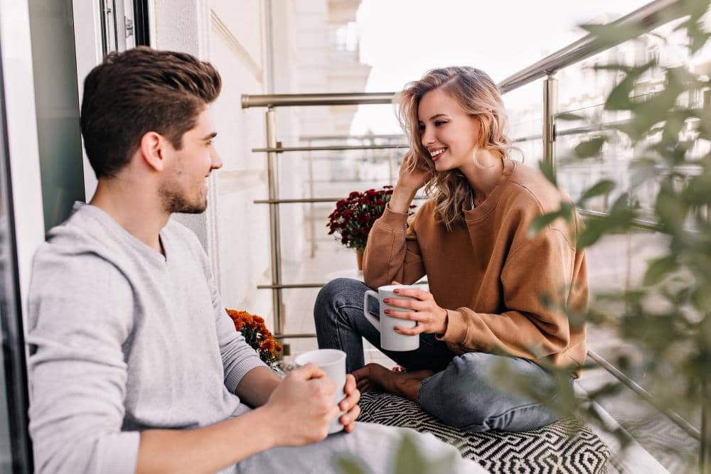 Zodiak yang Rentan Oversharing saat Kencan Pertama