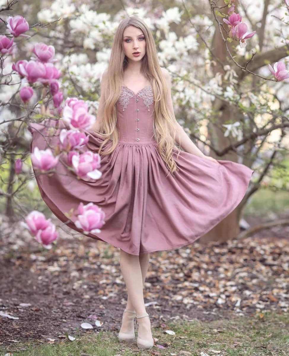 warna feminin yang elegan