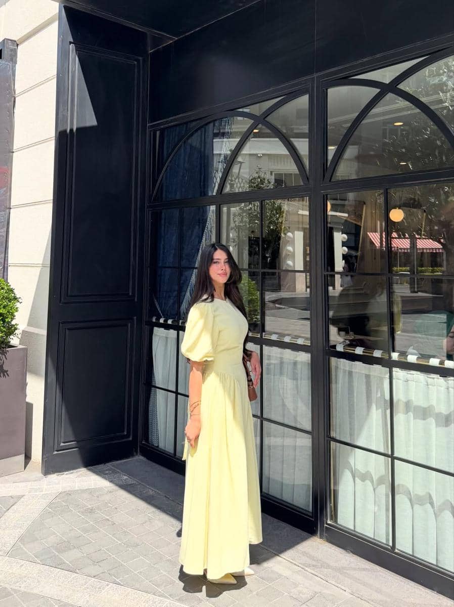 warna feminin yang elegan