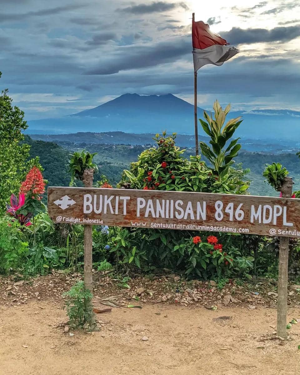 tempat trekking di Sentul