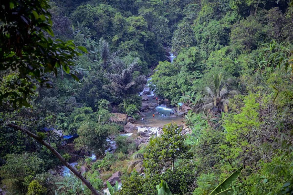tempat trekking di Sentul