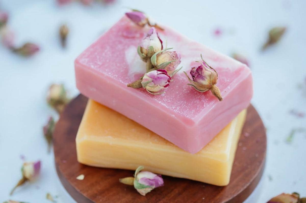 Cara Membuat Sabun Handmade Sendiri di Rumah, Tertarik Mencoba?