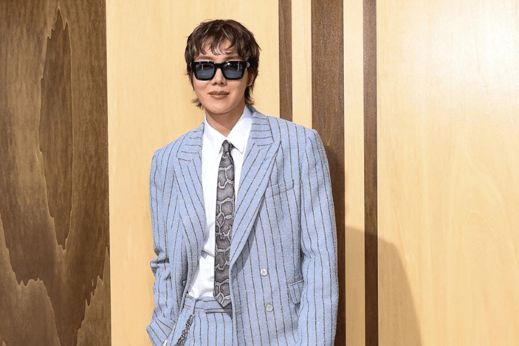 Gaya Kece J-Hope sampai BamBam Hadiri Louis Vuitton Menswear SS27