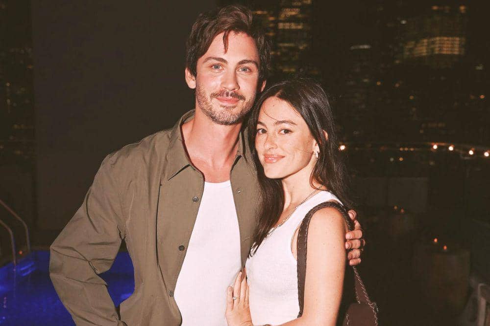 Logan Lerman dan Ana Corrigan