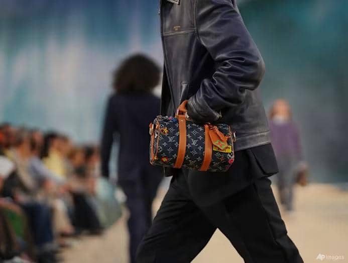 Paris_Fashion_Louis_Vuitton_Mens_S_S_27_49139.jpg