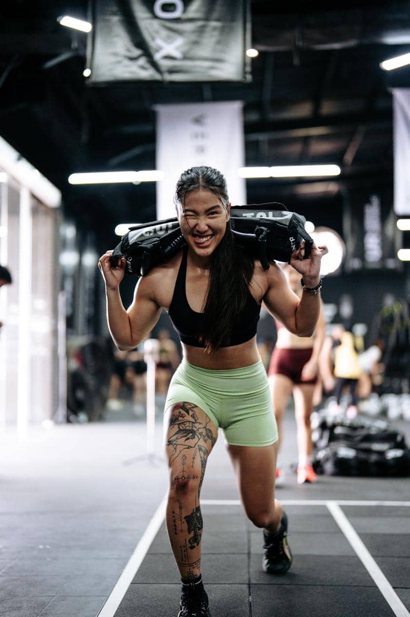 Sandbag Lunges 2.jpg