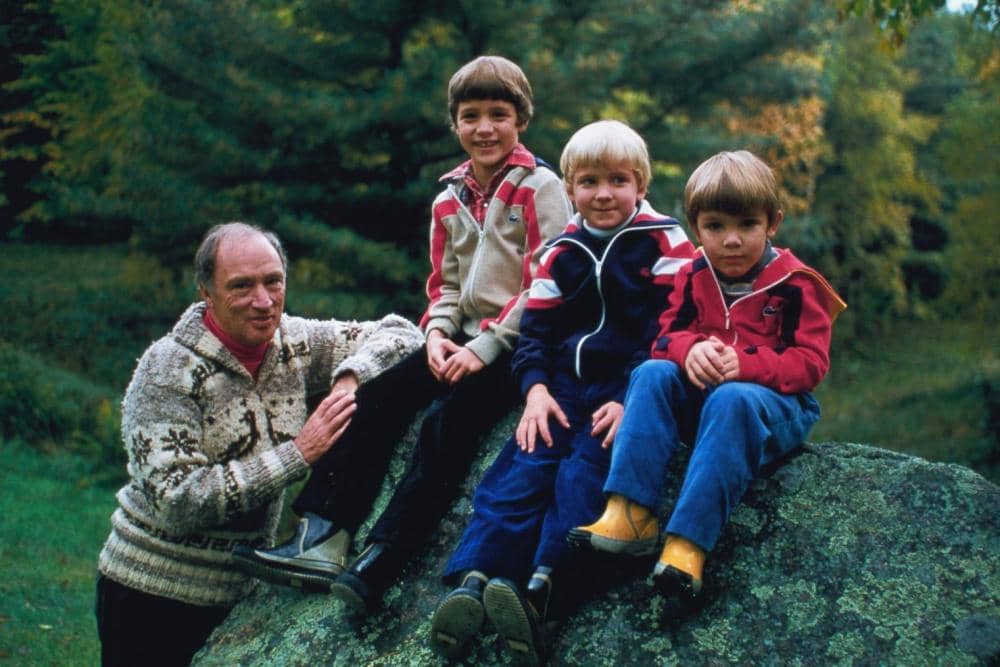 Pierre Elliott Trudeau dan ketiga anaknya