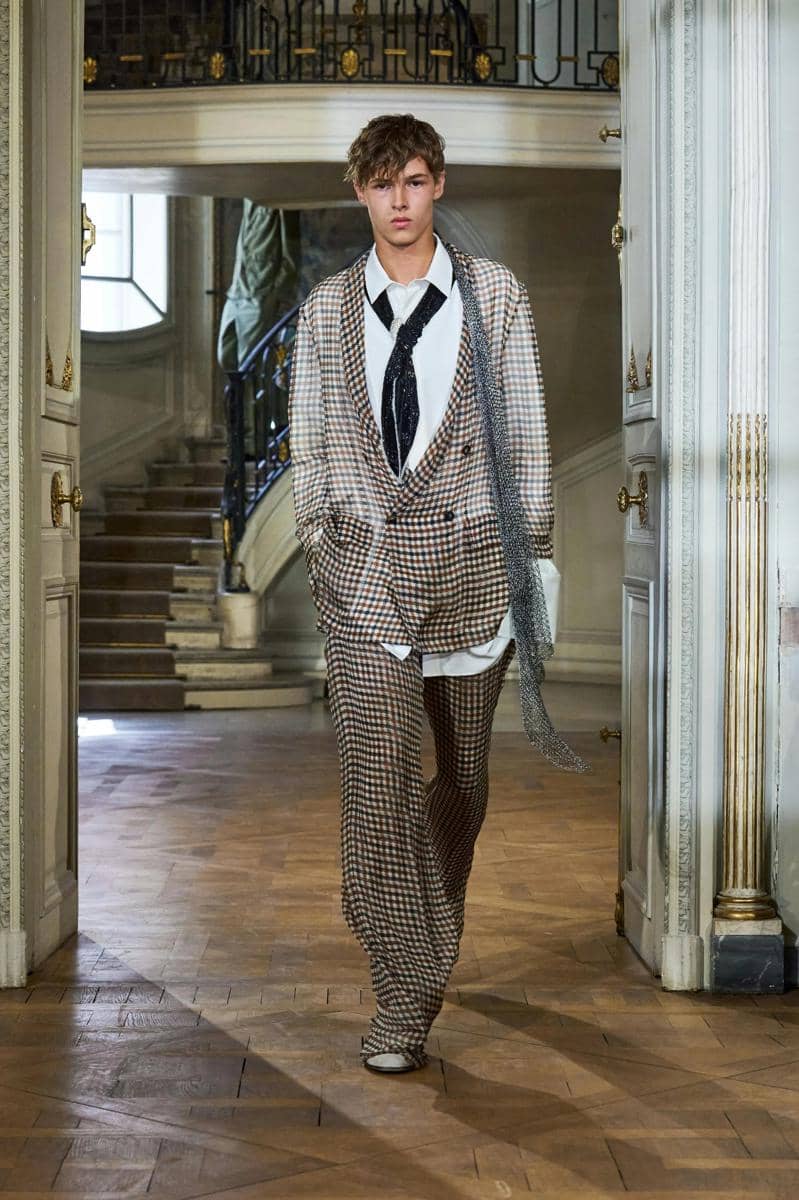 1782324988-dior-mens-ss27-look-3.jpg