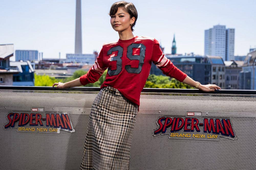 Zendaya Tampil Sporty Chic di Promosi Spider-Man: Brand New Day