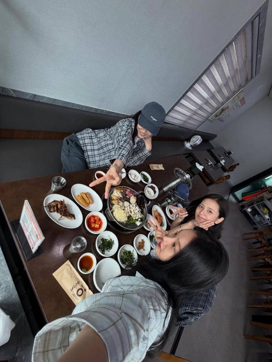 Jisoo ‘BLACKPINK’, Hyeri, dan Jung Ho Yeon