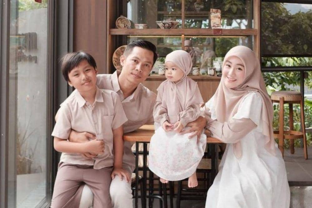 Larissa Chou dan Ikram Rosadi