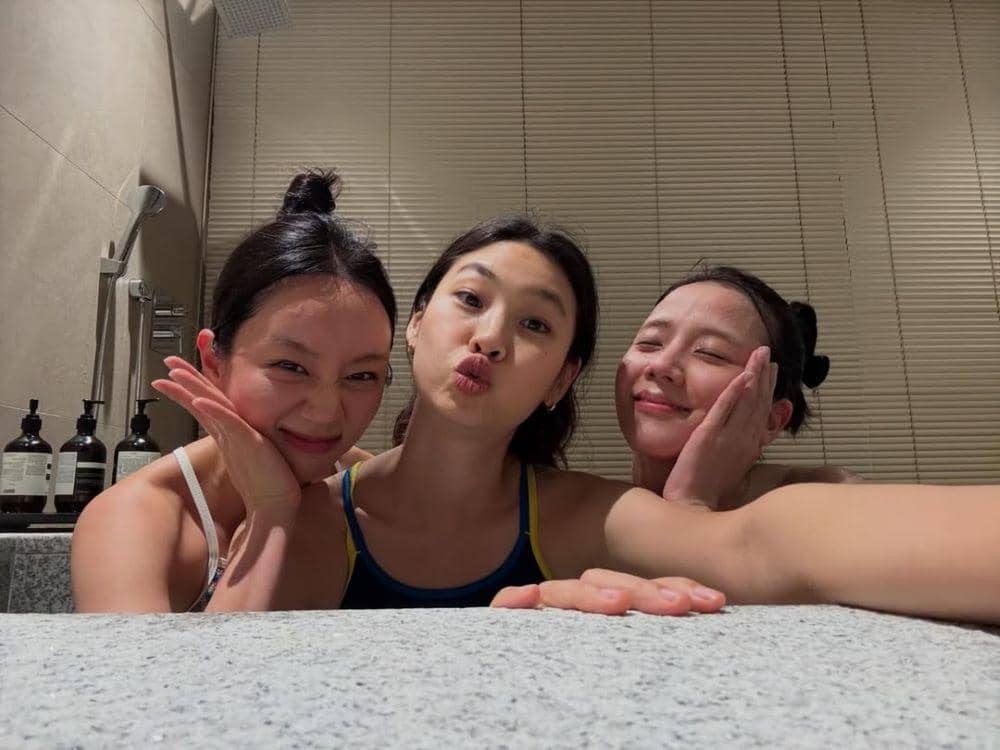 Jisoo ‘BLACKPINK’, Hyeri, dan Jung Ho Yeon