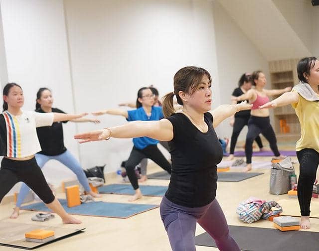 rekomendasi tempat hot yoga di Jakarta