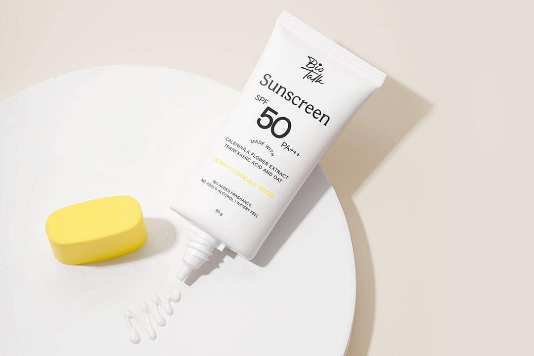 7 Rekomendasi Sunscreen Lokal untuk Kulit Sensitif dan Berjerawat