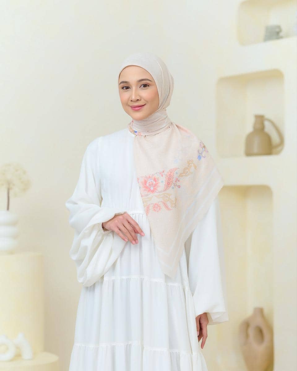 rekomendasi warna kalem untuk hijab 