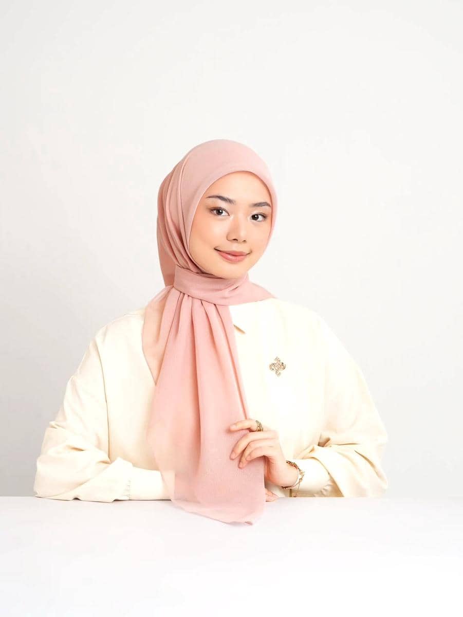 rekomendasi warna kalem untuk hijab 