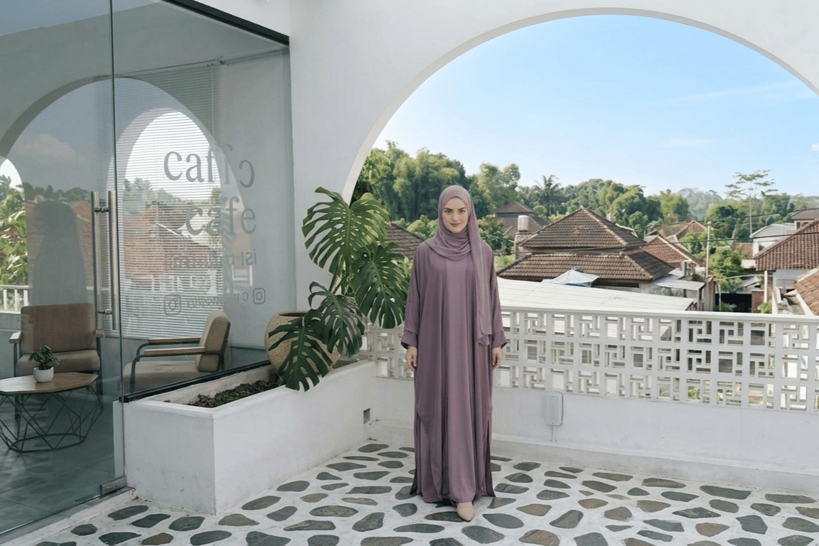 7 Pilihan Warna Kalem untuk Gamis, Stylish dan Elegan 