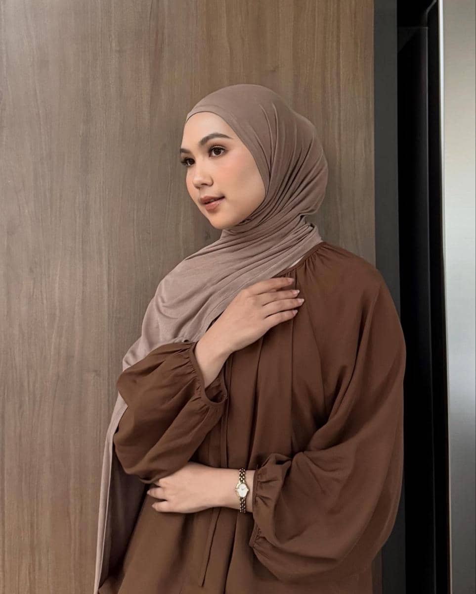 rekomendasi warna kalem untuk hijab 