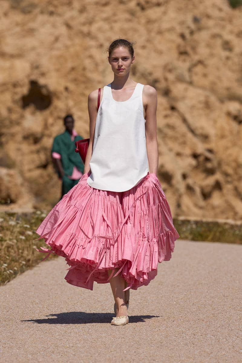 JACQUEMUS_LE-BONHEUR_LOOK-26.jpeg