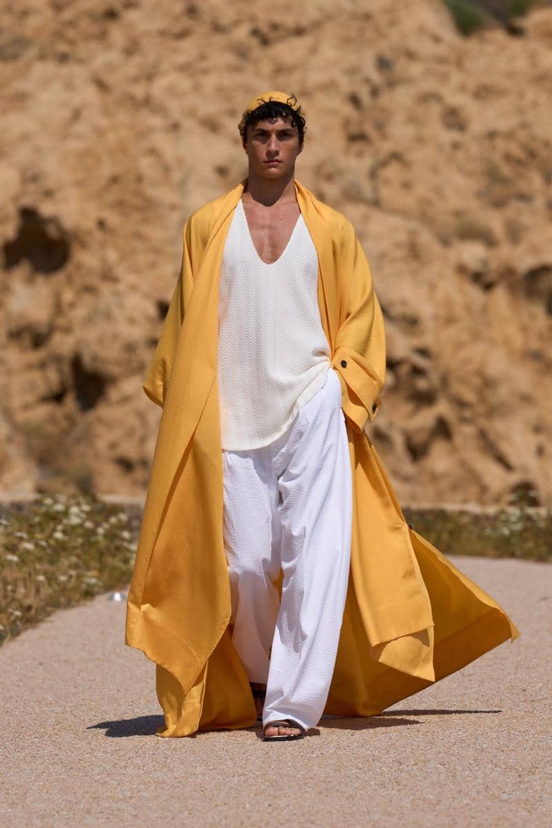 JACQUEMUS_LE-BONHEUR_LOOK-6.jpeg