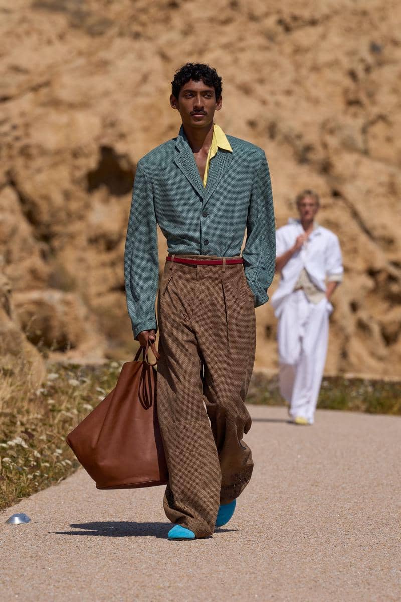 JACQUEMUS_LE-BONHEUR_LOOK-18.jpeg