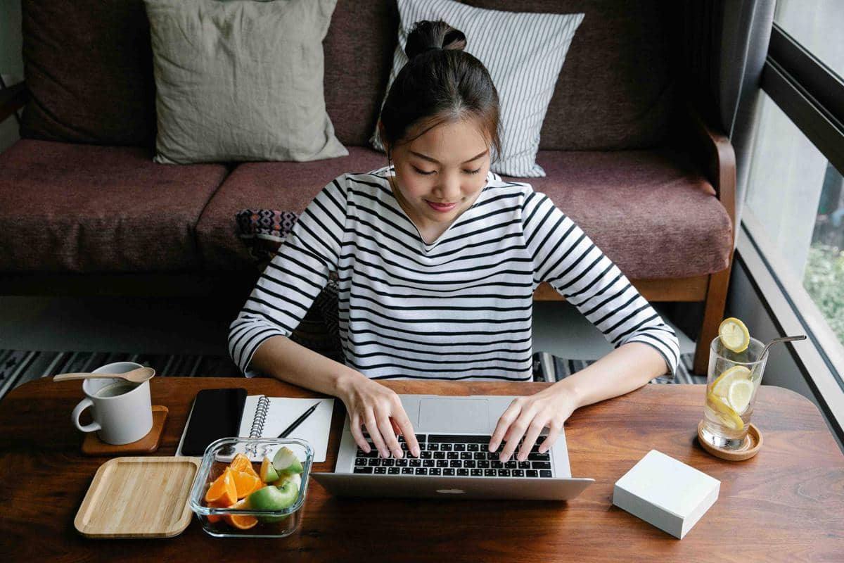 5 Tips Menjaga Tubuh Tetap Aktif saat Bekerja dari Rumah