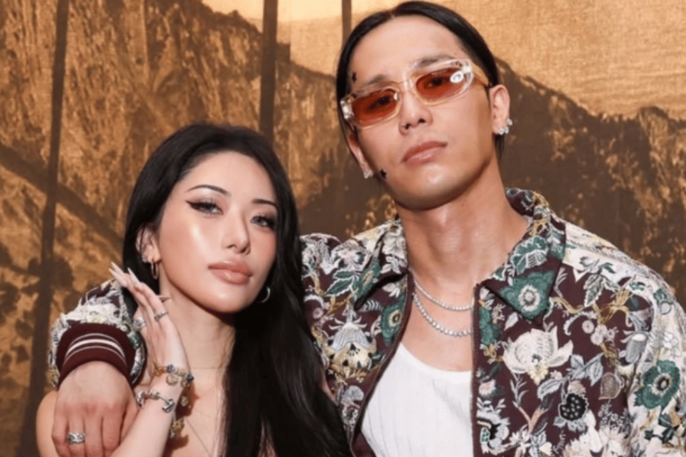 5 Fakta Hubungan Rapper Sik-K dan Dancer UWA, Go Public!