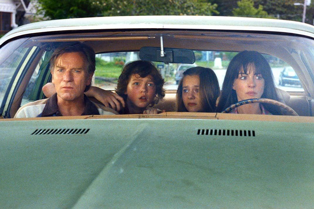 adegan dalam film The End of Oak Street