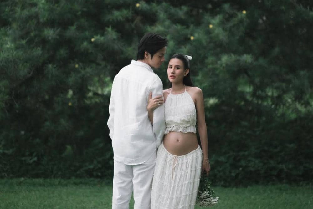 6 Inspirasi Maternity Shoot a la Shenina Cinnamon dan Angga Yunanda