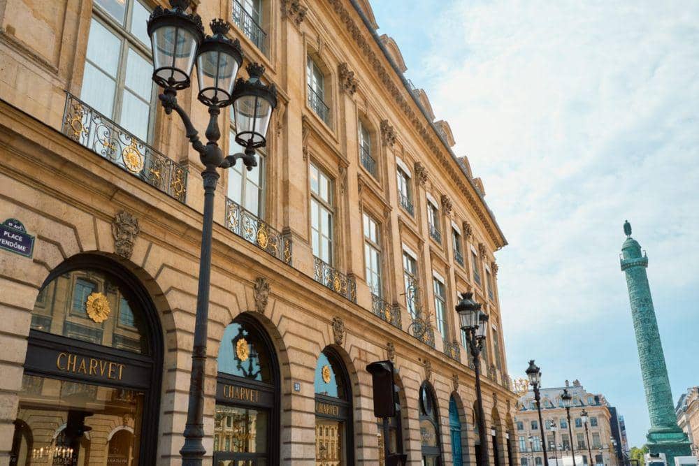 CHANEL Resmi Akuisisi Charvet, Rumah Kemeja Tertua di Prancis