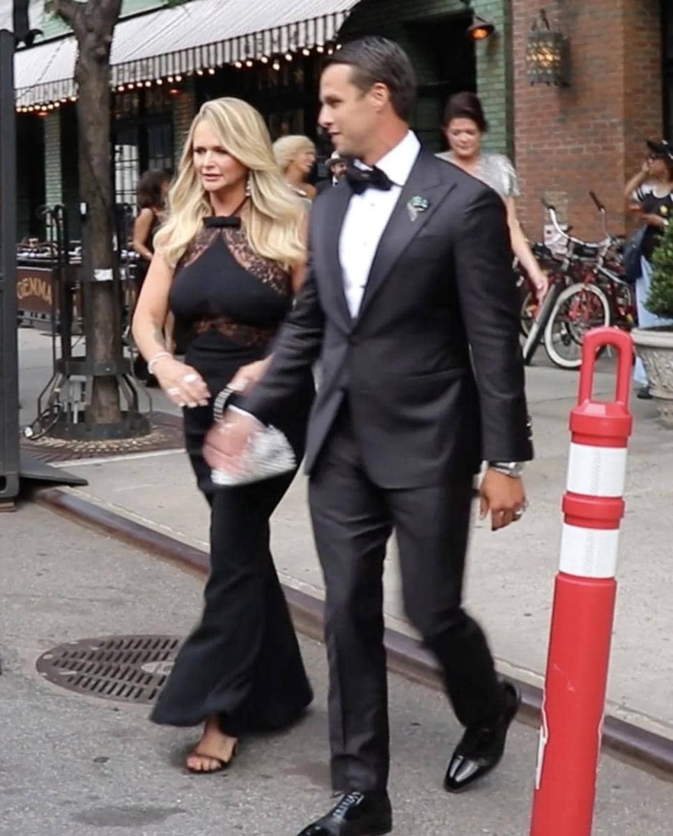 miranda-lambert-taylor-swift-wedding-070326-f2ccb36a53504968a2229b1b33111694.jpg